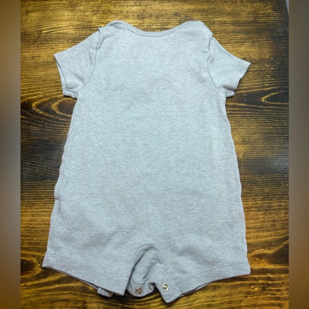 Old Navy Gray Muscle Machine Romper Size‎ 3-6 Months